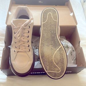 Nike sneaker/shoe cream color worn 1 x in excellent condition